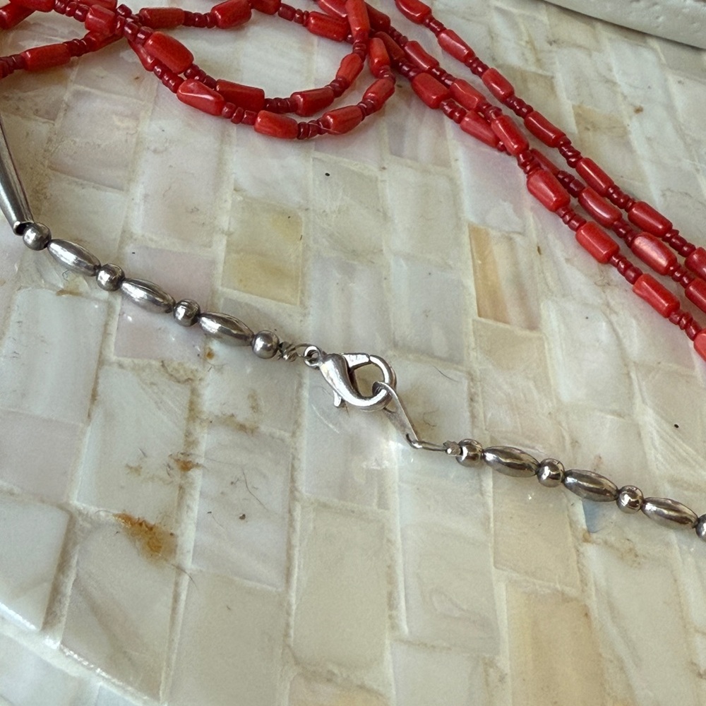 Red coral hand Beaded Navajo Necklace and Bracelet Set - Picture 5 of 10